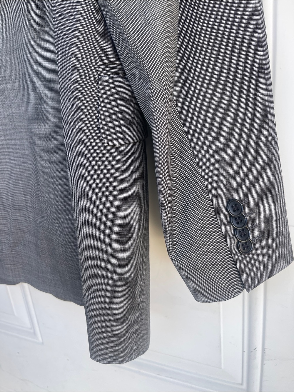 Men's McGuire's 2-Piece Suit (Biella Italian
Fabric) size 44L - Picture 6 of 11